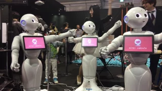 Pepper - Aldebaran Robotics - SoftBank Robots Singing Hymns 2