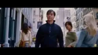 Tobey Maguire has a mild schizophrenic episode