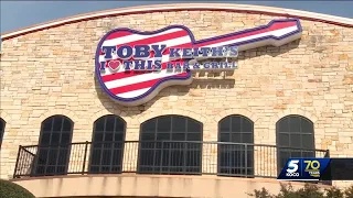 'I Love This Bar and Grill' is over capacity as Toby Keith fans visit in his honor