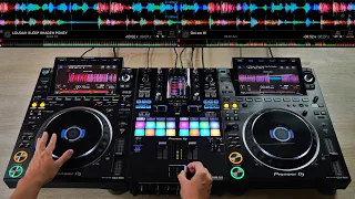 PRO DJ DOES INSANE MIX ON THE CDJ-3000 & DJM-S11 - Creative DJ Mixing Ideas for Beginner DJs