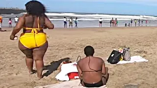 DURBAN BEACHES SUMMER TIME DECEMBER 2022 BEACH WALK (only in SouthAfrica)