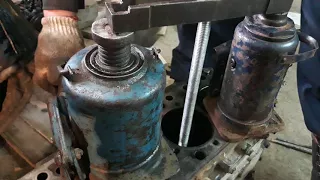 Выпрессовка гильз из блока цилиндров автомобиля Tata