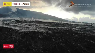 19/11/21 "Mar de bruma" a vista de dron en torno al cono y las coladas Erupción La Palma IGME