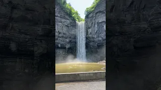 TAUGHANNOCK FALLS STATE PARK /New York