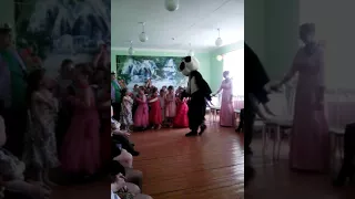 выпускной в детском саду))) панда жива