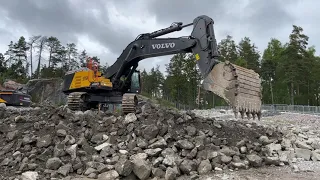 Volvos biggest excavator EC950FL