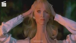 Death becomes her: ''I HAVE A HOLE IN MY STOMACH!''