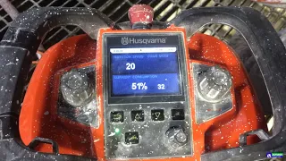 Using a wire saw Husqvarna CS 10 with wireless remote control to cut concrete