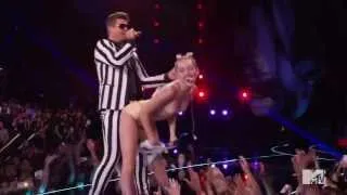 Miley Cyrus Grabs Robin Thicke's Crotch At Video Music Awards 2013