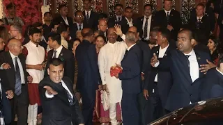 Rajinikanth's Grand Entry At Isha Ambani's Wedding Reception At Ambani's Bungalow