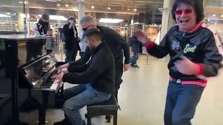 PHENOMENAL SIX HAND PIANO MESS AROUND!