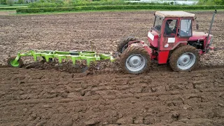 Vintage Thursday. Massey Ferguson 1200 and Dowdeswell DP5S plough.