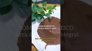 60g de whey protein,1 col sopa de iogurte natural desnatado, 40g de chocolate meio amargo sem açúcar