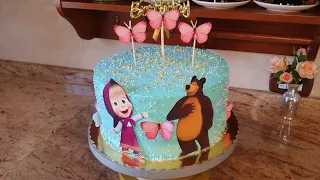 Filling and decorating the Masha and the Bear cake