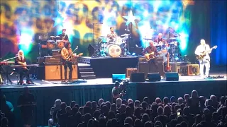 Ringo Starr and his All Starr band feat. Colin Hay playing WHO CAN IT BE NOW