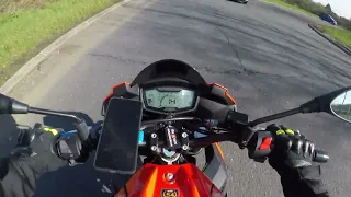 Aprilia Tuono 125 (Stock Exhaust) - First "Tuck" at 70 mph (Learner rider)