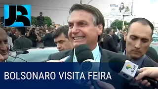 Presidente Bolsonaro visita feira em Brasília para sentir a recuperação da economia