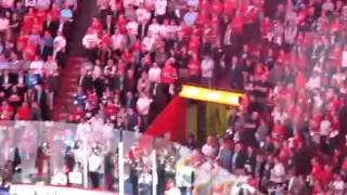 Montreal Canadiens Fans singing 'O Canada' before Flyers game