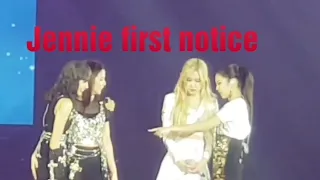 Jennie shows leadership when notices bleeding on Jisoo's elbow on LIVE concert in BKK2019 WORLD TOUR