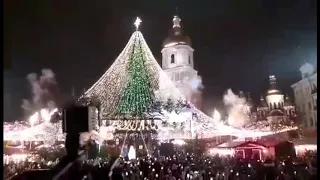 У Києві під час засвічення головної ялинки сталася пожежа