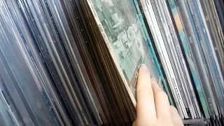 [ASMR] Fast Tapping // Looking through Vinyl Record Collection