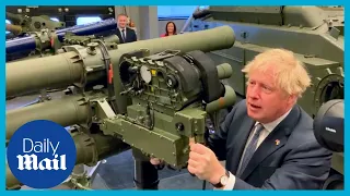 Boris Johnson inspects weapons being sent to Ukraine