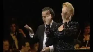 JOSE' CARRERAS "Brindisi" from La Traviata (G.Verdi) EXCLUSIVE PERFORMANCE !!!