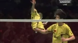 Badminton - Fu HaiFeng Jump Smash Technique (With Slow Motion)