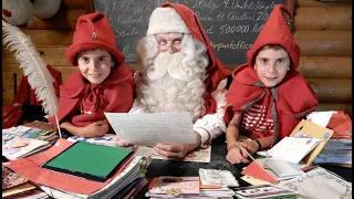 Jultomte och Tomten i Tomteland i Rovaniemi i Lappland Finland: Julgubbe Santa Claus Julbocken Jul