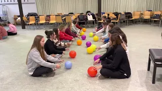 ACTIVIDADES MUSICALES CON PELOTAS