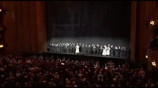 Гимн Украины в нью-йоркской Метрополитен-опере  Anthem of Ukraine at the New York Metropolitan Opera