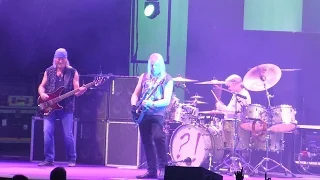 Deep Purple - Uncommon Man / The Well-Dressed Guitar - live @ Hallenstadion in Zurich 9.11.15