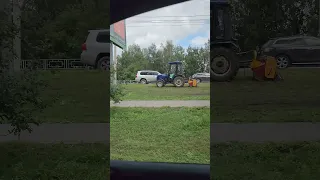 "Пойман" на улицах г. Барнаула😃Мини-трактор Lovol 404 в работе🚜