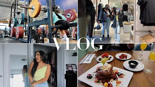 DAY IN MY LIFE VLOG | leg day workout routine, brunch date in Vancouver, shopping, unboxing + more