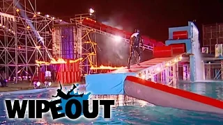 Beauties & Geeks Wipeout Zone Final | Wipeout HD