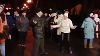 Птица счастья!!!Народные танцы,парк Горького,Харьков!!!