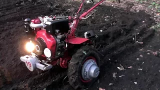 Осенняя вспашка дизельным мотоблоком "ХОПЕР "/Autumn plowing with a diesel motor-block.