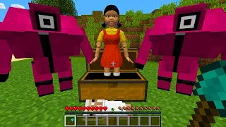 MINIONS and SHEEP RUNNING AWAY FROM a DOLL and GUARDIAN from a SQUID GAME in MINECRAFT - Gameplay
