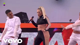 Rita Ora - 'Lonely Together' (Live Performance)