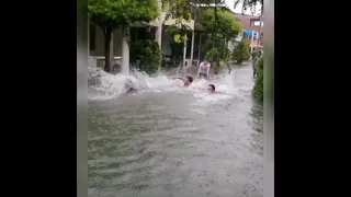 Fuerte aguacero de este miércoles en Cali inundó varias vías de la ciudad