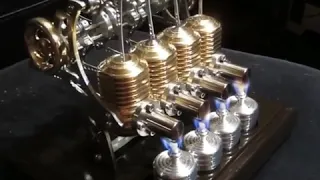 Four cylinder stirling engine