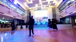 Secret Chord Mix Everyone is No 1.  Performence by Ray n DE Students   Malam Amal gereja di EkaRia.