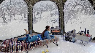 Solo camping in winter Heavy Snow - Enjoy snow scenery in a tent