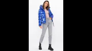 Короткая синяя дутая куртка женская на зиму, теплая, с капюшоном, молодежная #SHORTS #youtubeshorts