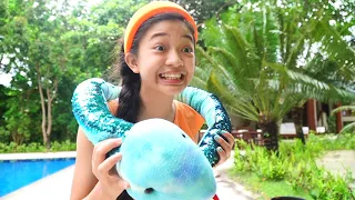 KAYCEE & RACHEL AND THEIR ADVENTURE WITH TOYS AT THE BEACH | RACHEL WONDERLAND