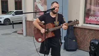 "Фортеця Бахмут" від цієї пісні сльози навертаються на очі😢 У самому серці Львова, виконує бієць🇺🇦