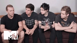 5 Seconds of Summer On Their “Group-Kiss” | MTV News