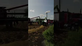 Unloading grain on Edgewater Sask in Fs22