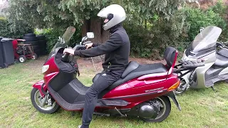 SUZUKI BURGMAN 400 VS 250