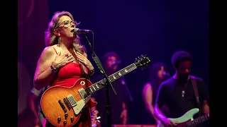 Susan Tedeschi shreds! on "Just Wont Burn" 11/29/22 Boston, MA